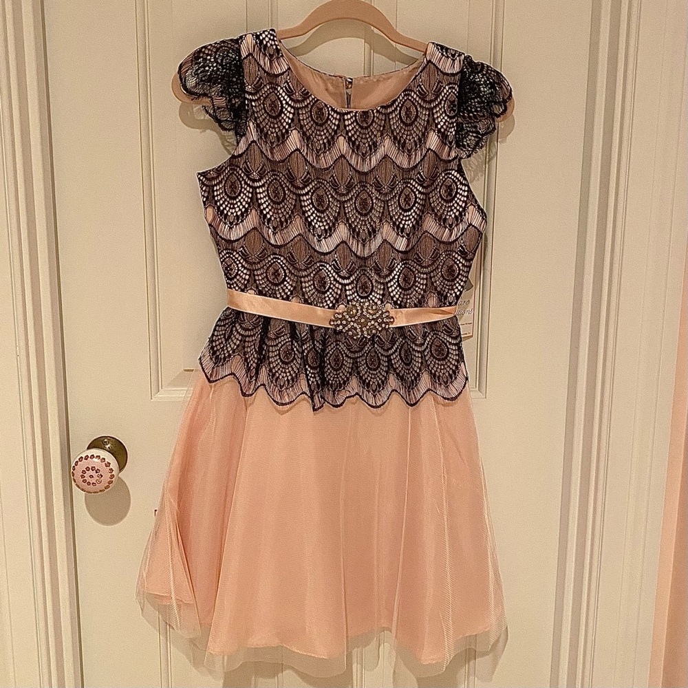 Rare Editions Light Pink and Black Formal Dress
